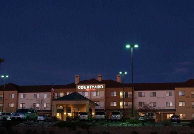 Отель Courtyard By Marriott Colorado Springs South Экстерьер фото